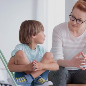 Cómo educar a un bebé sin pegarle y sin gritos: las claves de una educación positiva