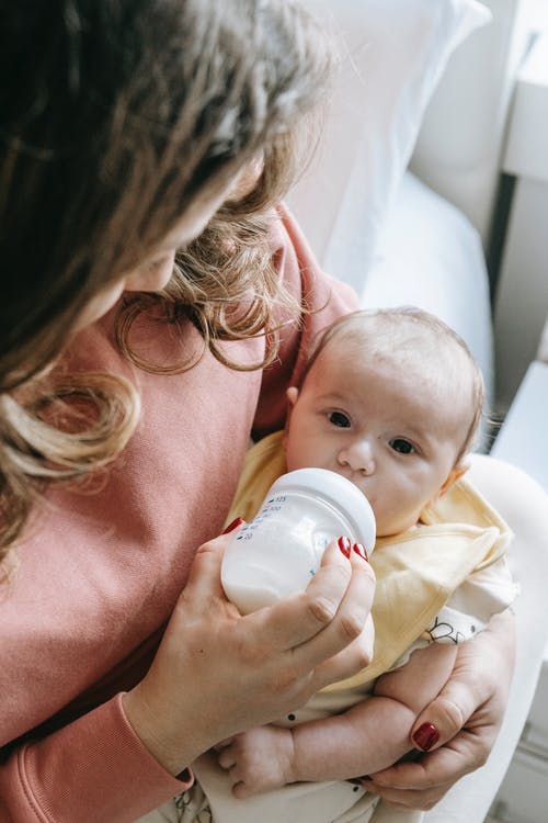 Cómo es el desarrollo de un bebé de dos meses