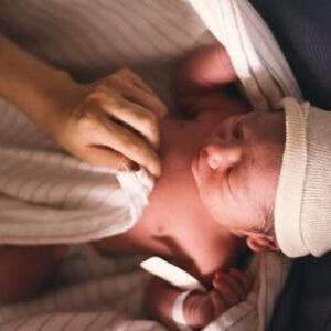 ¿Cómo es el desarrollo del bebé en el primer mes?