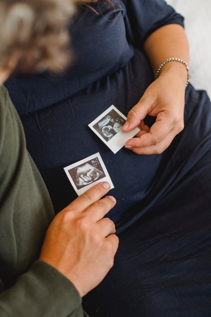 Semana 28 de embarazo: tu bebé ya abre los ojos 1